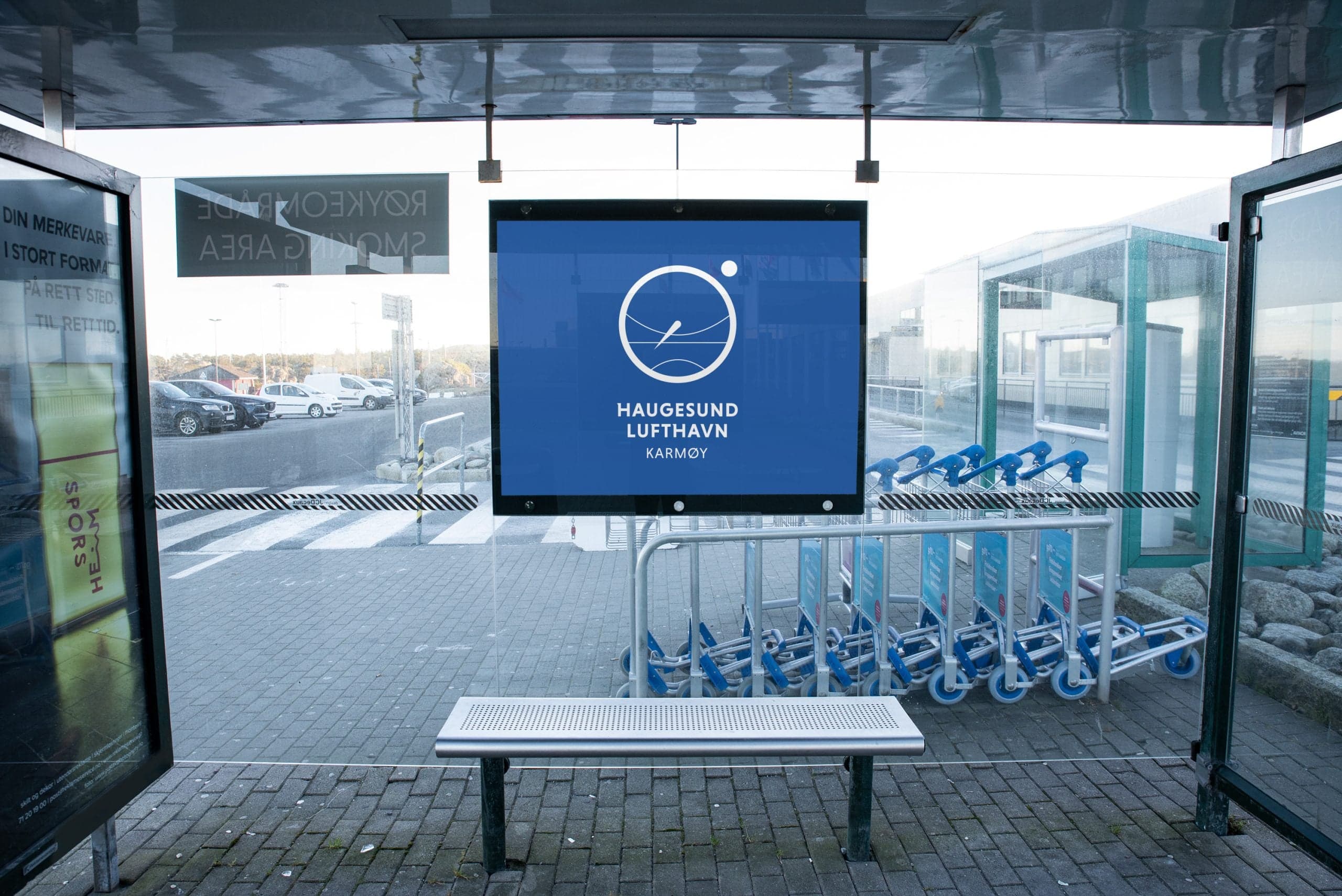 Plakatramme — Utendørs / hovedinngang / P1