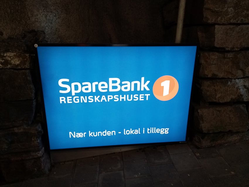 Lysskilt — Fotgjengertunnel — Molde parkeringshus