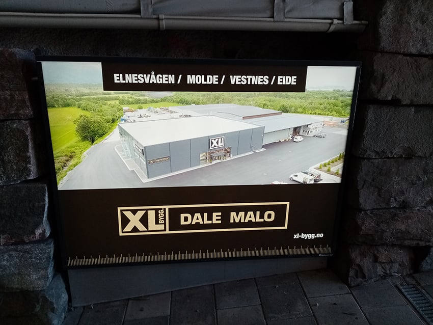 Lysskilt — Fotgjengertunnel — Molde parkeringshus