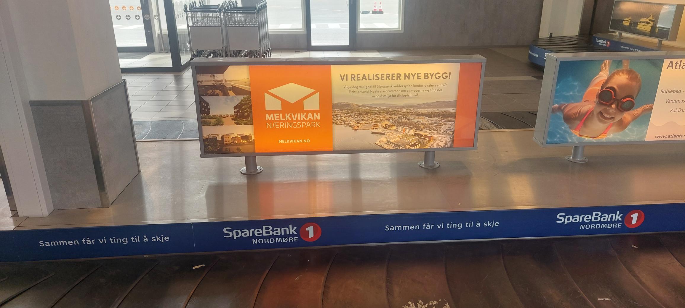 Lysskilt — Ankomst — Kristiansund lufthavn Kvernberget