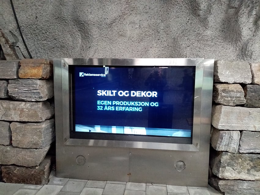 Skjerm — Videovegg ved automat — Molde parkeringshus