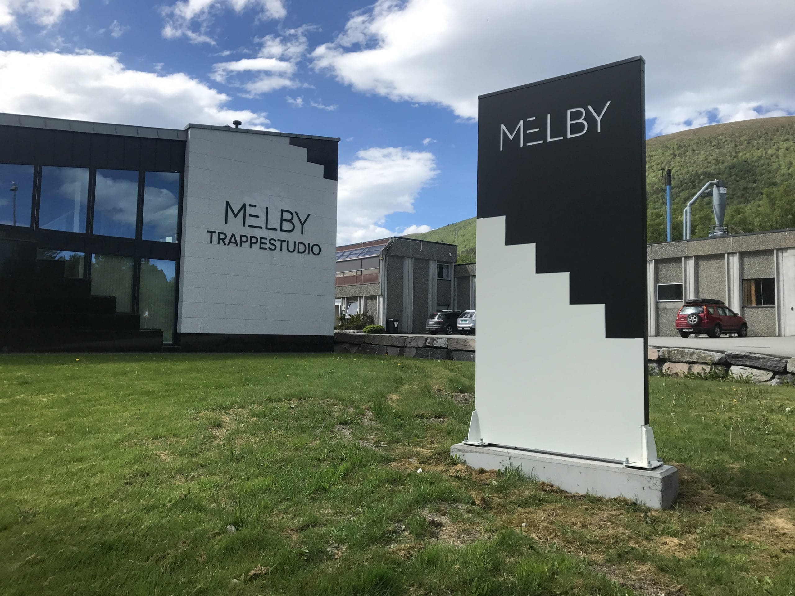 Melby_pylon